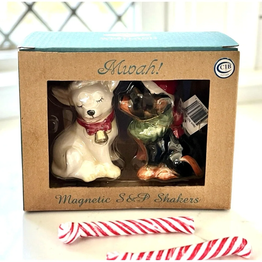Kissing Chihuahuas Christmas Salt & Pepper Shakers Magnetic Mwah! Westland NEW